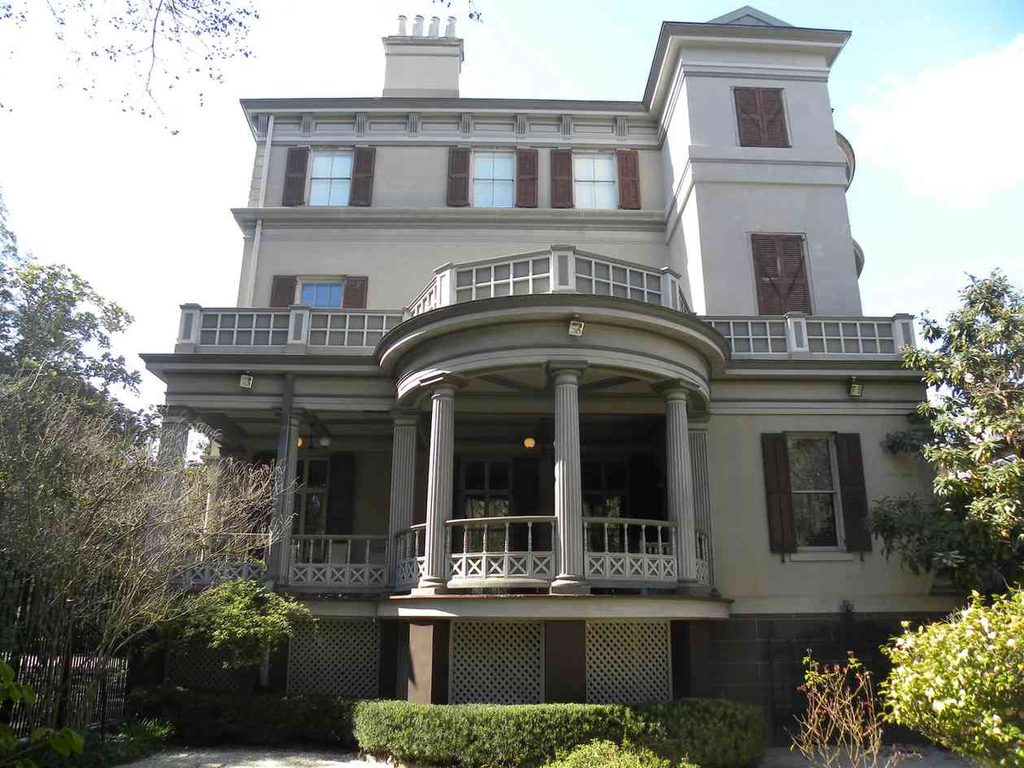 15. Visit the Juliette Gordon Low Birthplace