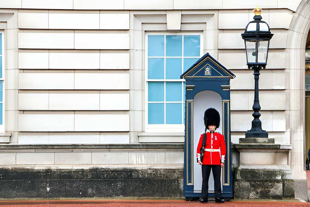 Morning: Changing of the Guard at Buckingham Palace