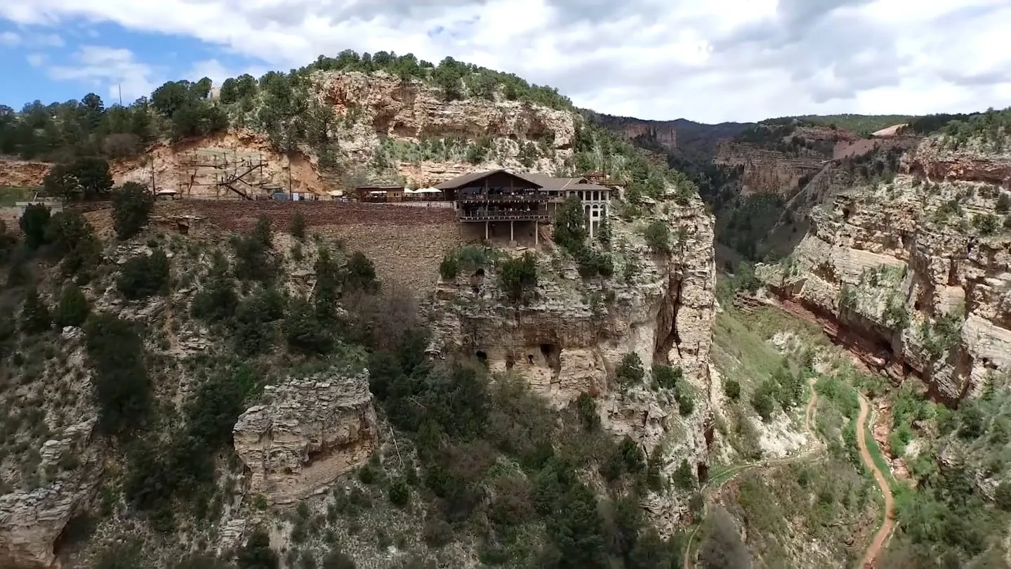 8. Cave of the Winds Mountain Park