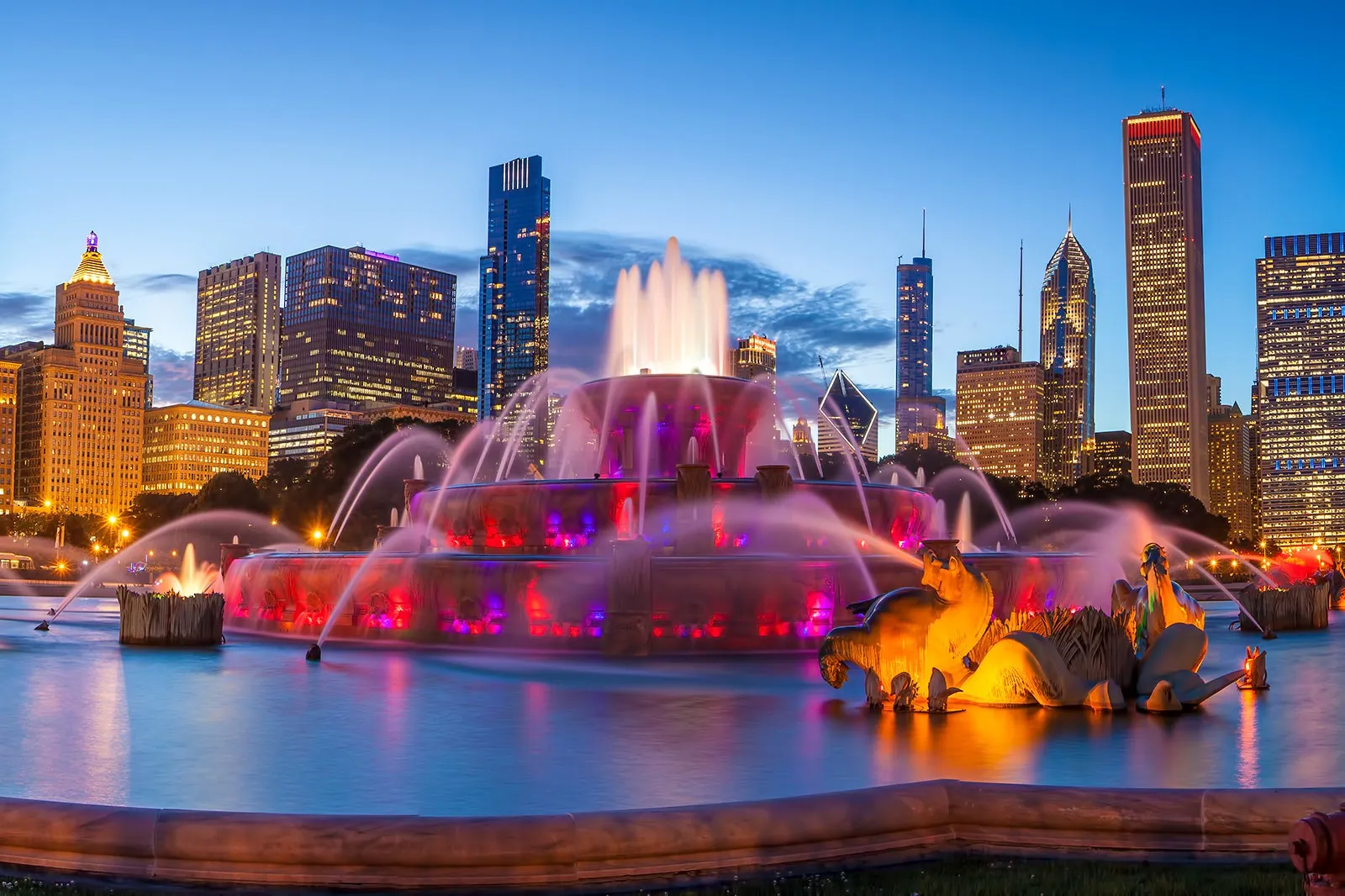 9. Relax at Grant Park and Buckingham Fountain